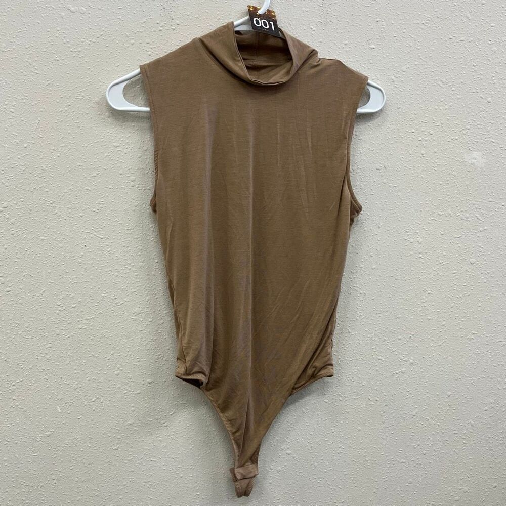 Everlane high neck beige sleeveless bodysuit medium #745
